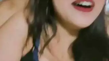 Young girl shoots her desi sex videos with her lover