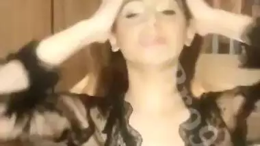 Desi Babe Kenisha Awasthi New Live