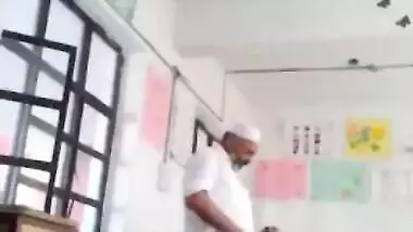 School Peon Fuck Teacher Bhabi in Classroom