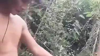 Outdoor Assamese sex MMS of a couple from a jungle