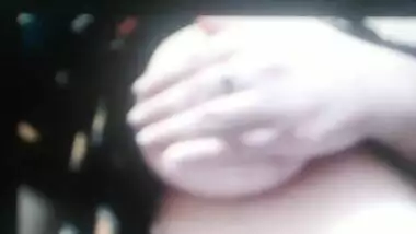 Gorgeous Pune office girl exposing big boobs