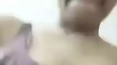 Desi Unhooking bra solo selfie