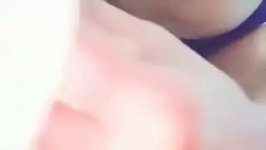 School Girl Hot Boobs Play ස්කුල් නංගිගෙ.ළපටි කුක්කු කෙසෙල් ගෙඩි - Sri Lankan