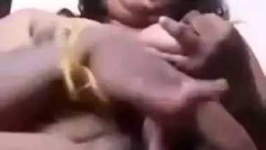 South Indian milf boobs squeezing and black pussy show