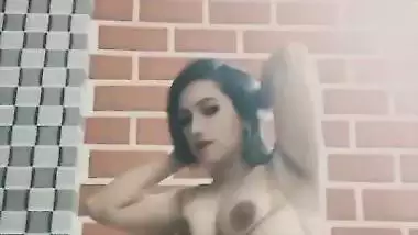 Gorgeous maal milky boobs pushed up fully in her bra