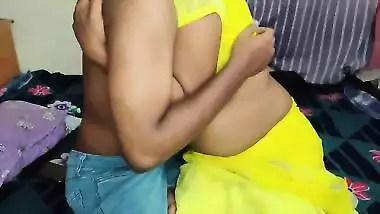 Fucking Indian Desi in hot yellow saree (part-1)