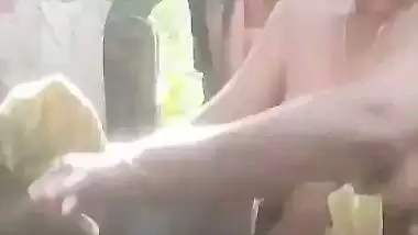 Neighbor aunty bathing with son entering viral MMS