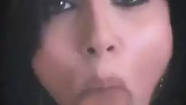 Hot Sunny Leone gives an extreme sensual blowjob