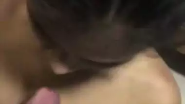 18-year-old desi girl’s erotic blowjob MMS with BF