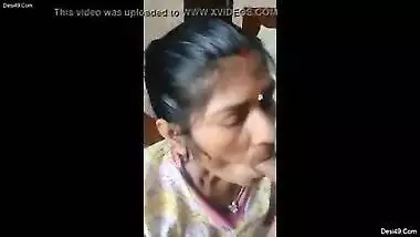 Mature desi maid blowjob to young guy