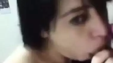 HOT PAKI GIRL SUCKS A COCK AND RECORDING HERSELF