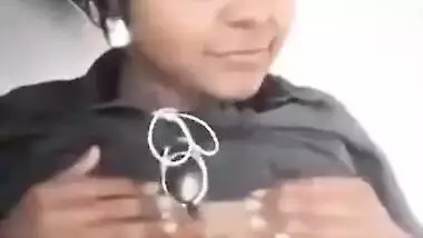 Massive Indian boob show MMS selfie episode