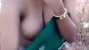 Dehati desi slut outdoor nude show