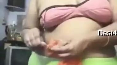 Indian BBW has a very sexy body even though she is pretty fat