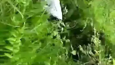 Catches a college couple fucking in an Indian outdoor sex