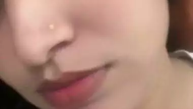 Khubsurat ladki ki pussy showing to boyfriend viral MMS