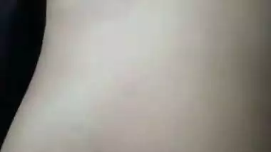 Chubby Bangla lady allows her cousin to press her boobs