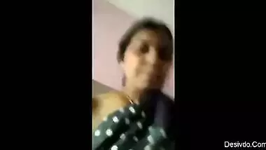 Big boobed desi aunty selfi