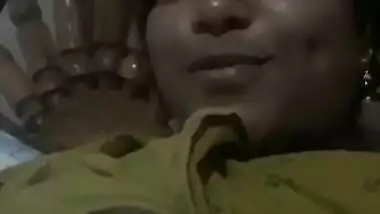 Dehati milking boobs show selfie MMS video