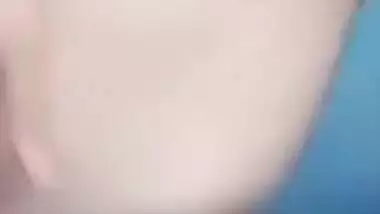 Slim Paki girl stripping to nude selfie