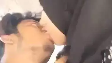 Hijab Bengali boob sucking by lover in outdoor sex