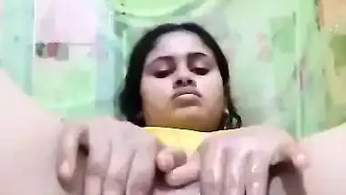 Desi babe using room freshener bottle to masturbate