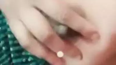 Stripchat girl Trisha playing with naked boobs