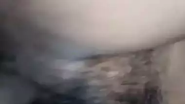 Man drills a milf’s hairy pussy hard in Tamil sex video