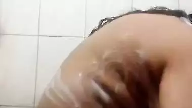 Big ass GF pics and bathing viral Bengali videos