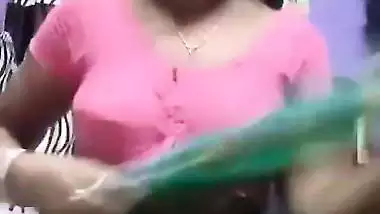 Desi village randi in saree exposing thick pussy