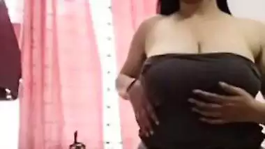 Music class teacher showed huge tits on video call