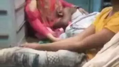 Sucking pussy of desi wife inside train