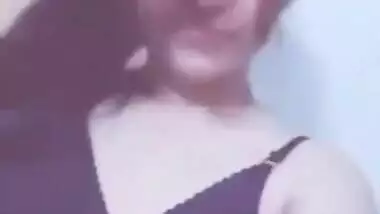 Desi cute gf fingering