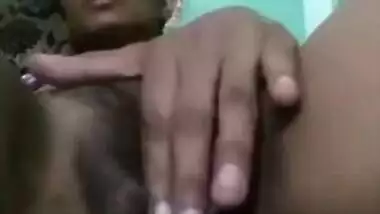 Horny Paki girl needs sex pleasure