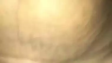 South Indian man shows lady’s pussy in nude mms