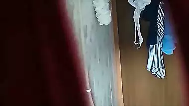 Desi Girl Bathing Video