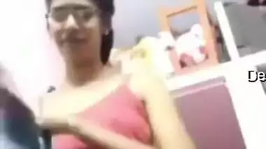 Today Exclusive- Sexy Desi Girl Shows Boobs Pussy