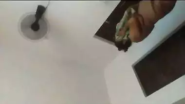 Mallu wife after bath nude before lover at home